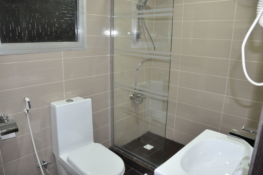 Oyo 411 Moon Hotel Dammam Exterior photo