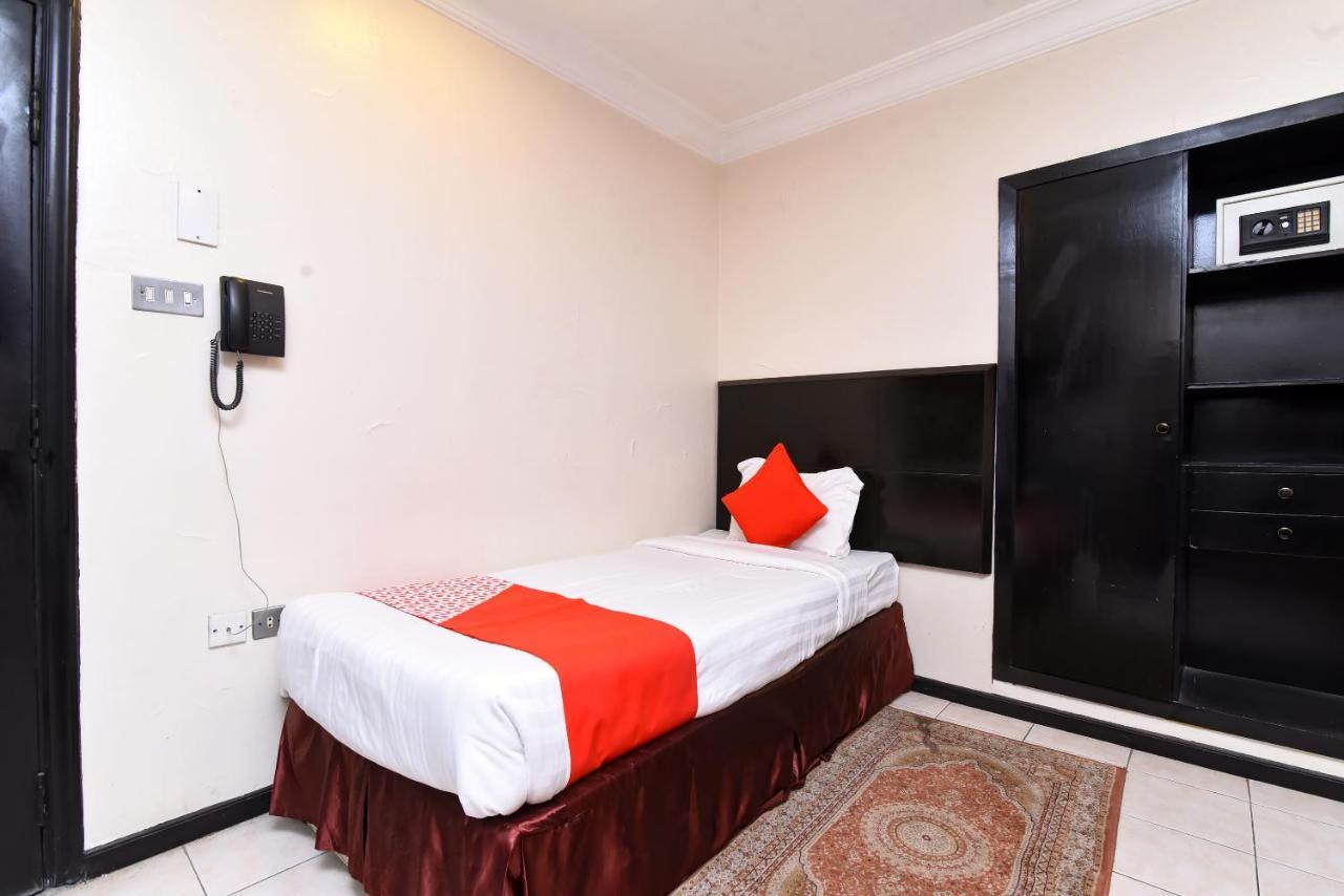 Oyo 411 Moon Hotel Dammam Room photo